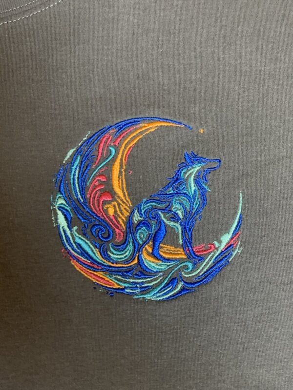 Луната и Вълкът